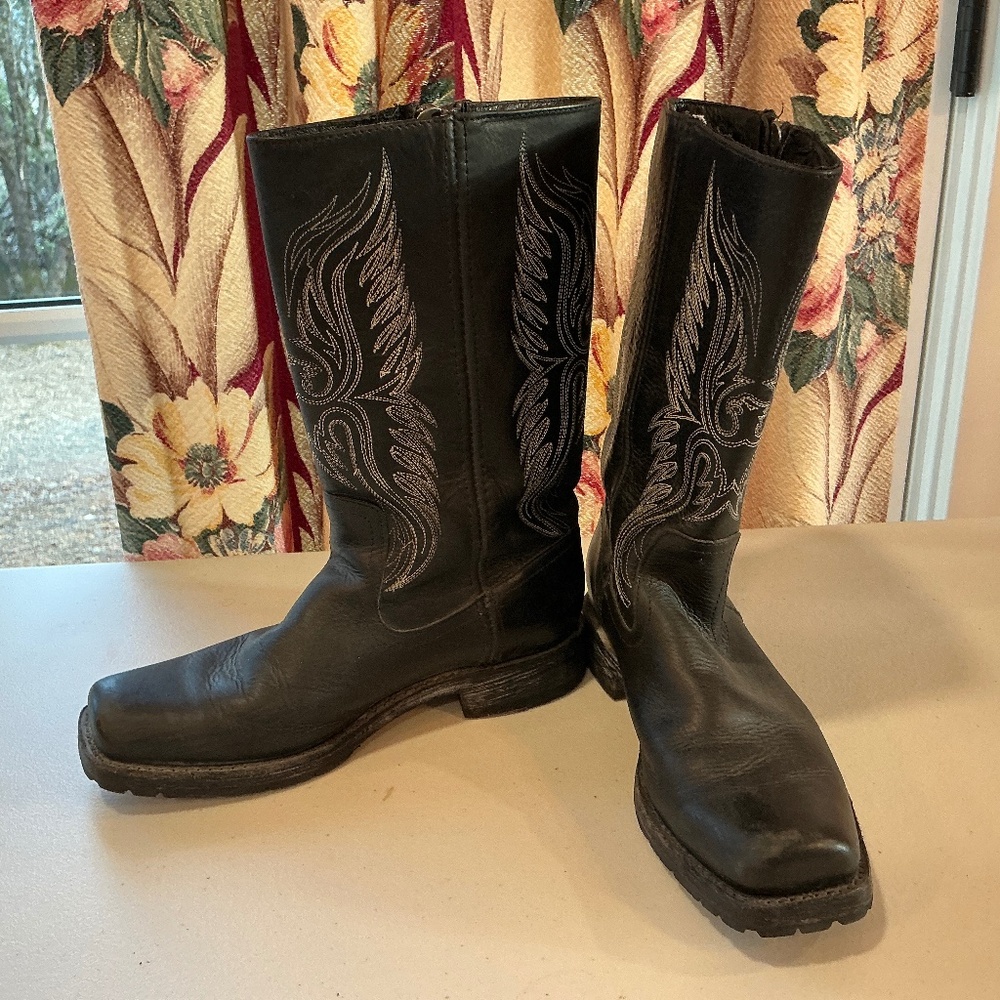 Frye women’s Moto boot